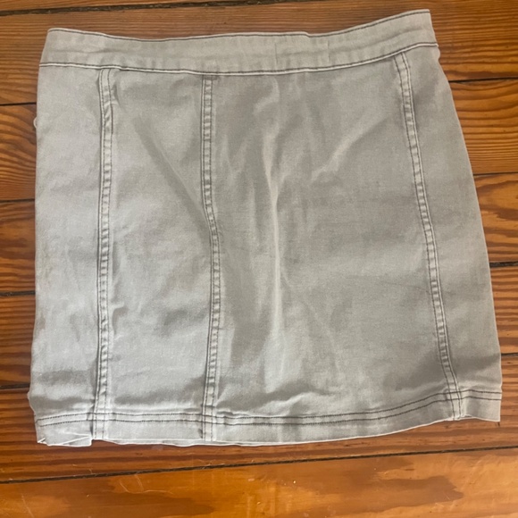 Altar'd State Mini Skirt ~ Super Cute ~ Size Medium 💛 - Picture 3 of 3